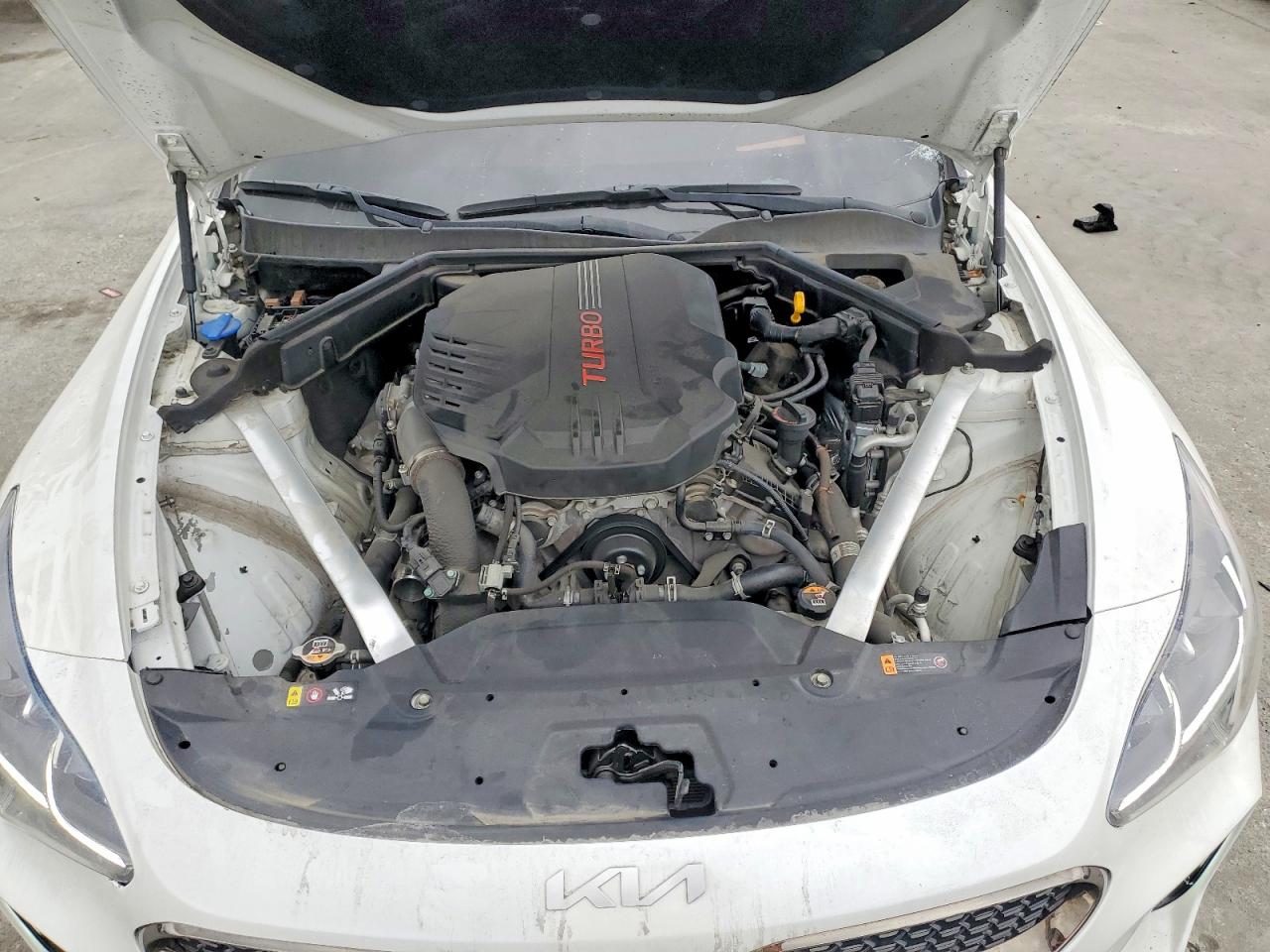 2022 Kia Stinger VIN KNAE55LC2N6102038 photo 11