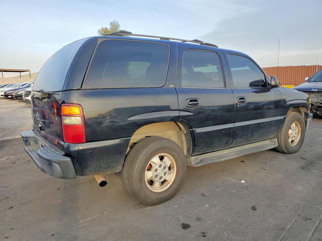 2002 Chev Tahoe VIN 1GNEC13T52R214593 photo 3