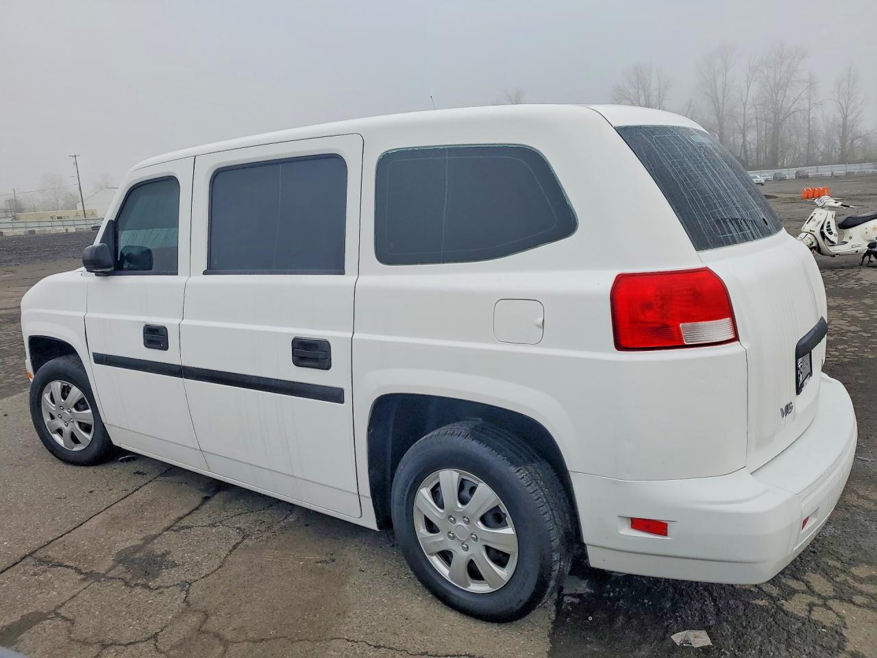 2012 Vpg Mv-1 VIN 523MF1B6XCM101030 photo 2
