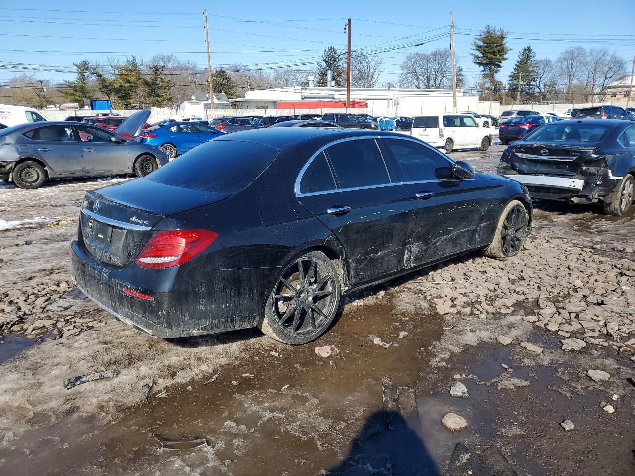 2018 Mercedes-Benz E-class VIN WDDZF4KB5JA396777 photo 3