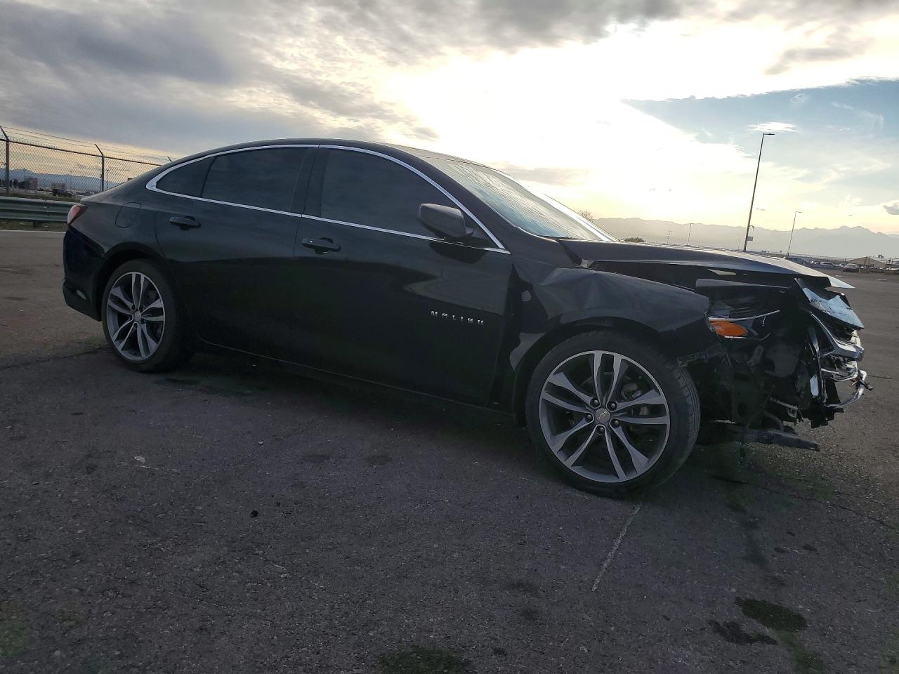 2022 CHEV Malibu VIN 1G1ZD5ST6NF168125 photo 4