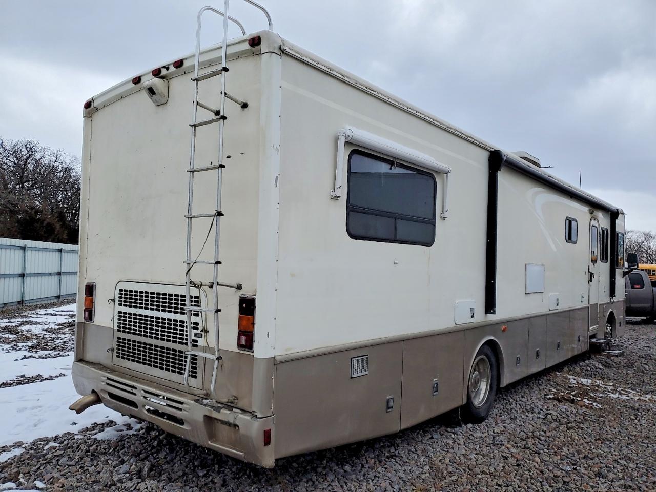 2002 FREIGHTLINER All other VIN 4UZAAHBV12CK17076 photo 4