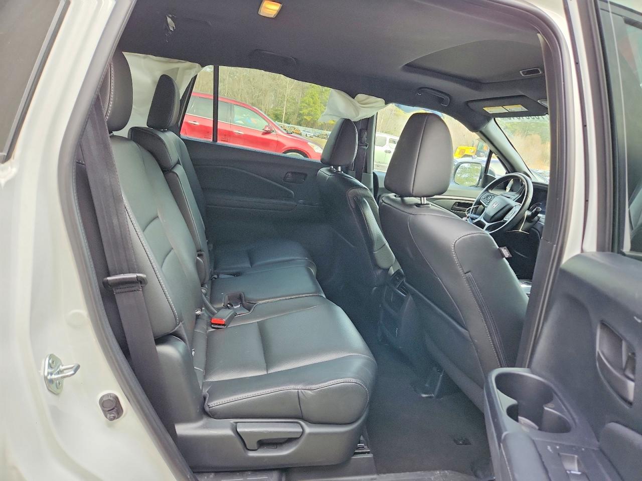 2022 Honda Passport VIN 5FNYF8H57NB020626 photo 11