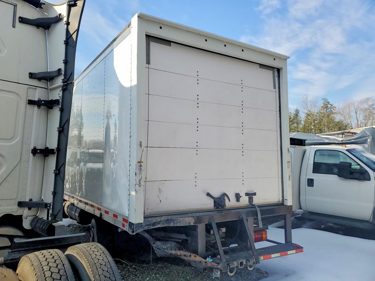 2022 Isuzu Npr VIN JALC4W16XN7014864 photo 2