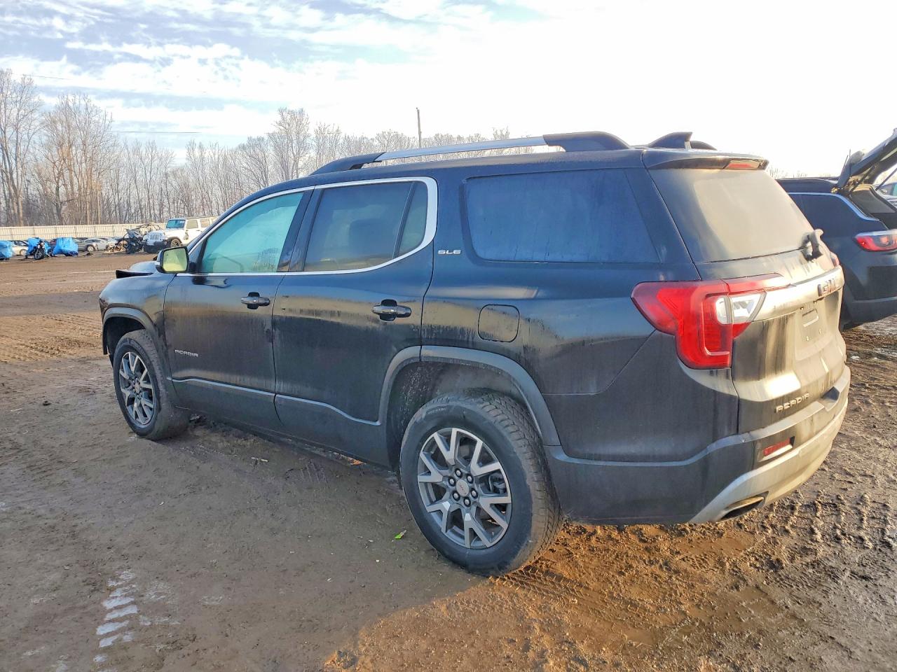 2022 GMC Acadia VIN 1GKKNRL4XNZ119243 photo 2