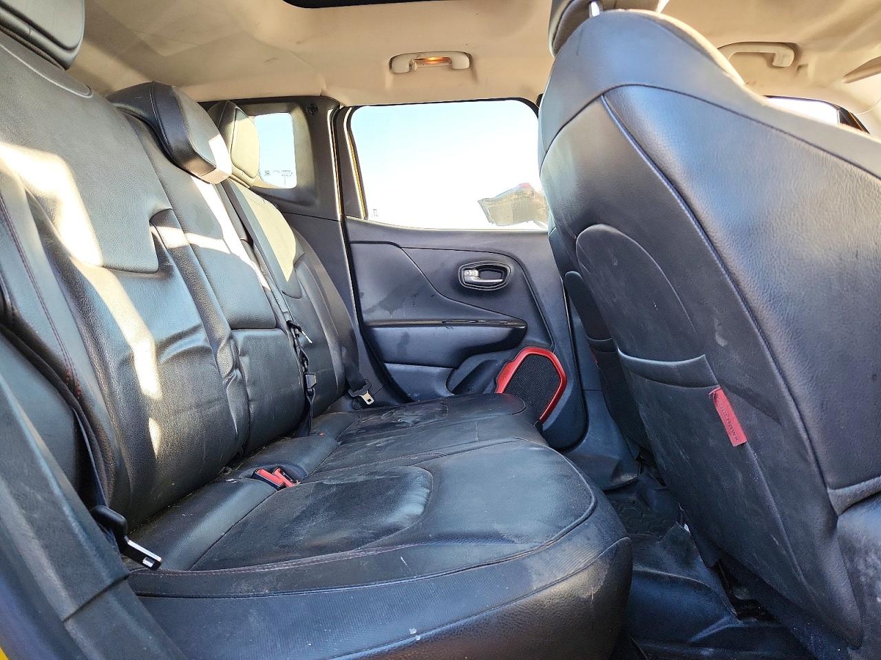 2015 Jeep Renegade VIN ZACCJBCT4FPC16125 photo 10