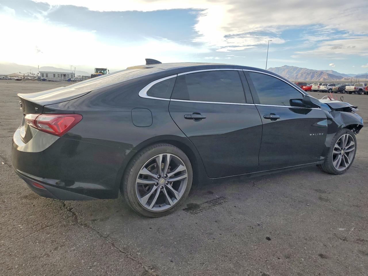 2022 CHEV Malibu VIN 1G1ZD5ST6NF168125 photo 3