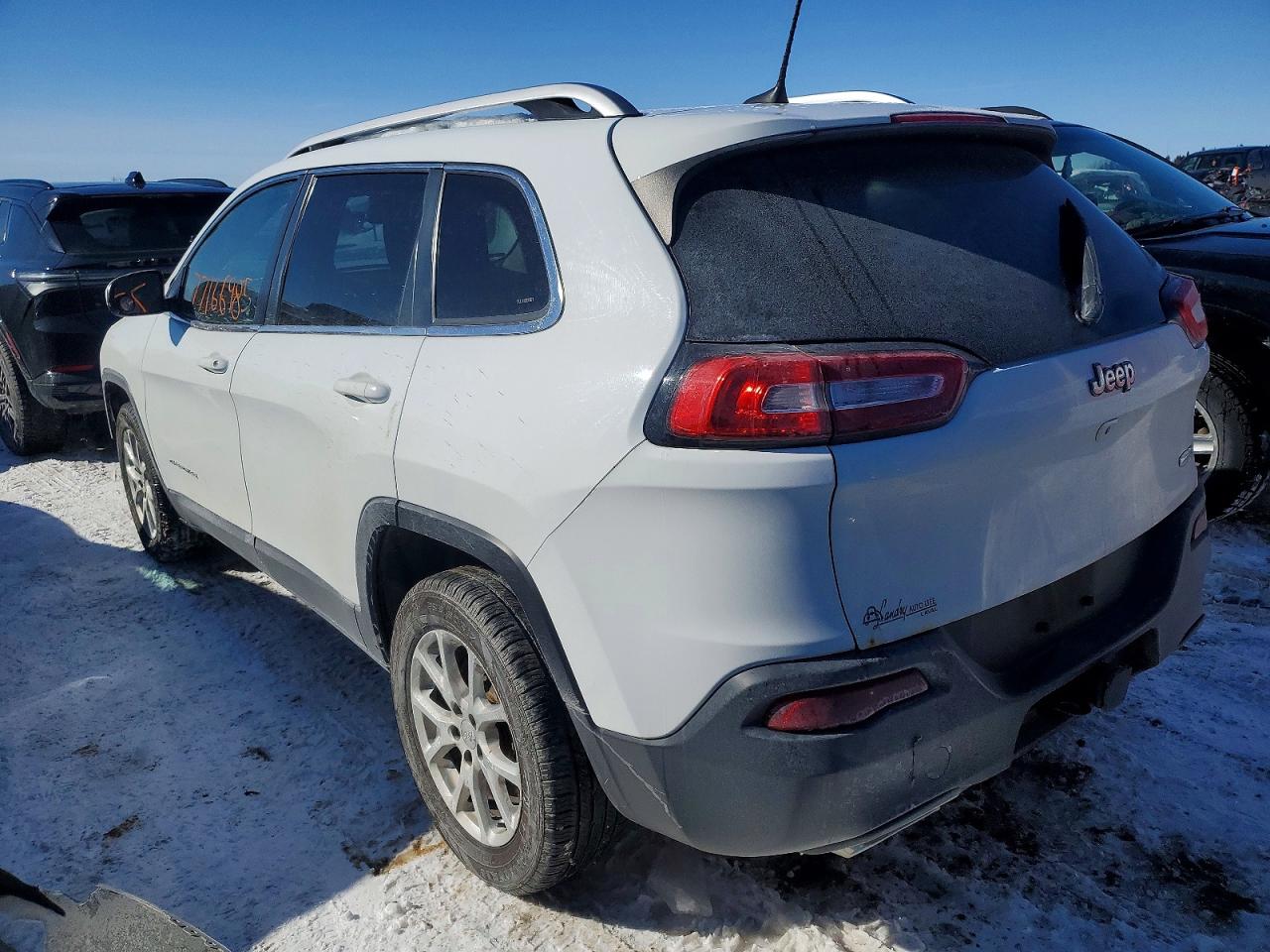 2016 Jeep Grand cher VIN 1C4PJLCSXGW176751 photo 2