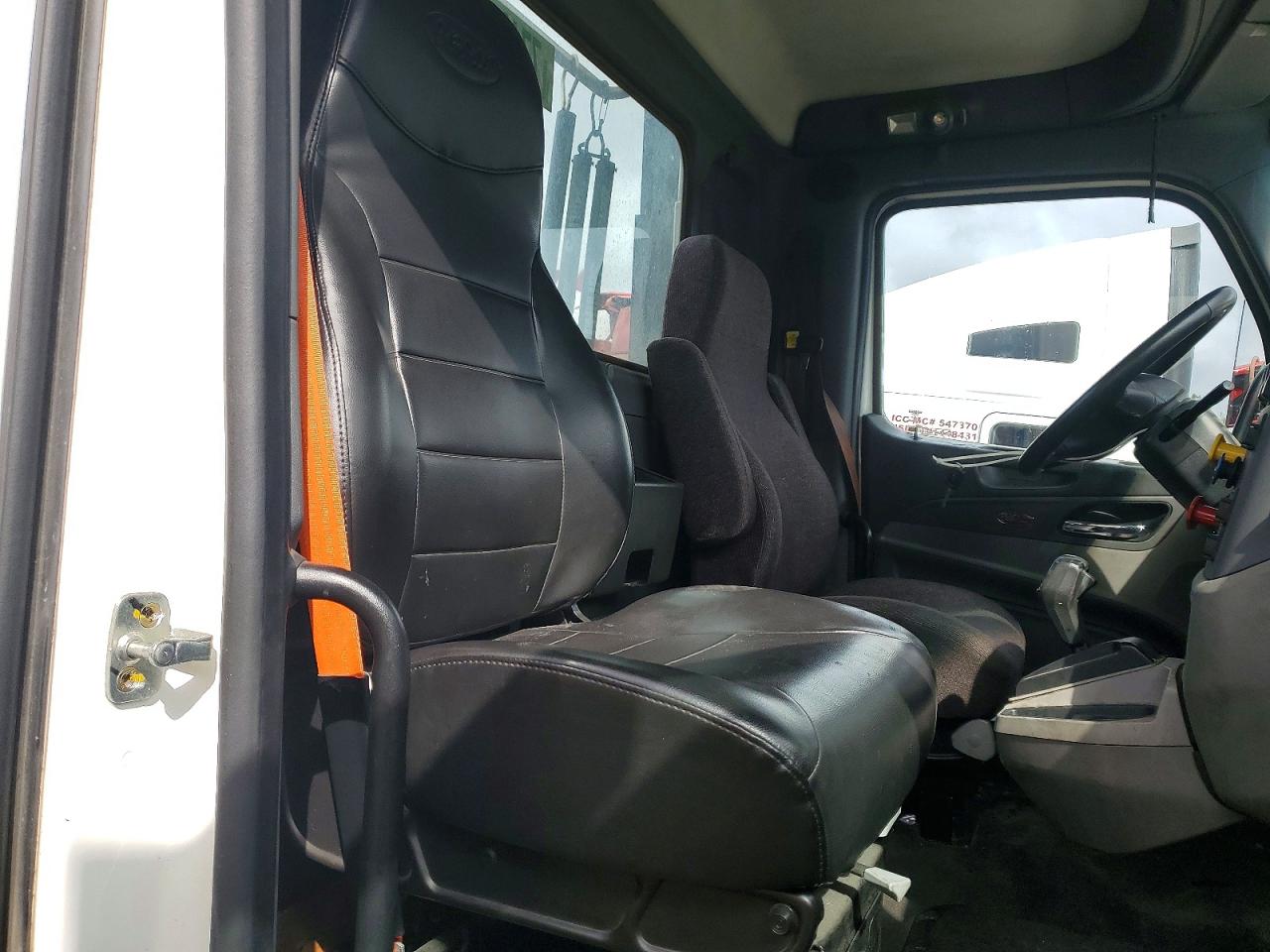 2017 PETERBILT All models VIN 1XPBA48X3HD428839 photo 6