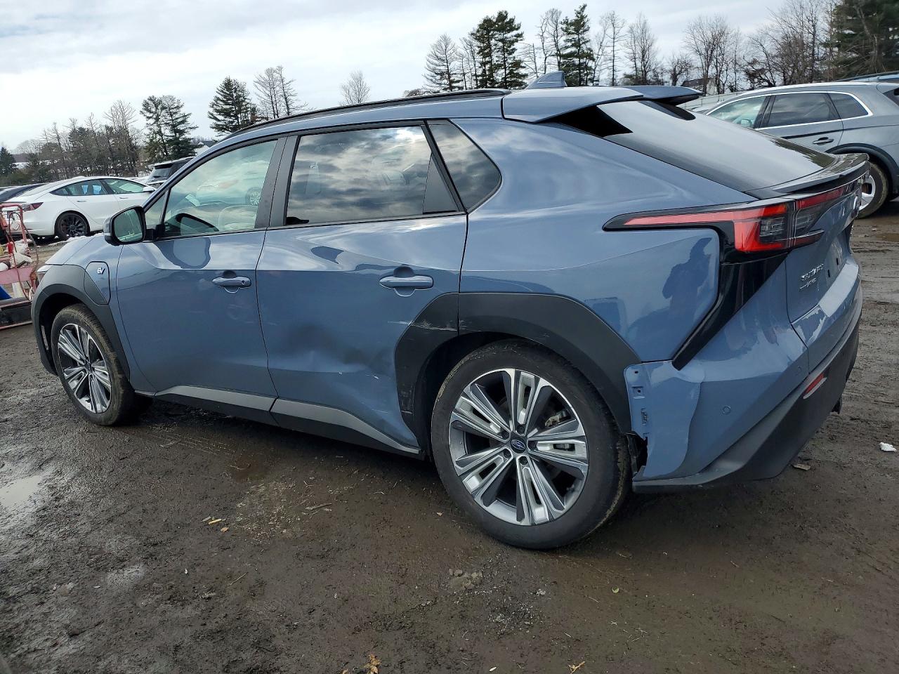 2024 Subaru Solterra VIN JTMABABA4RA052555 photo 2