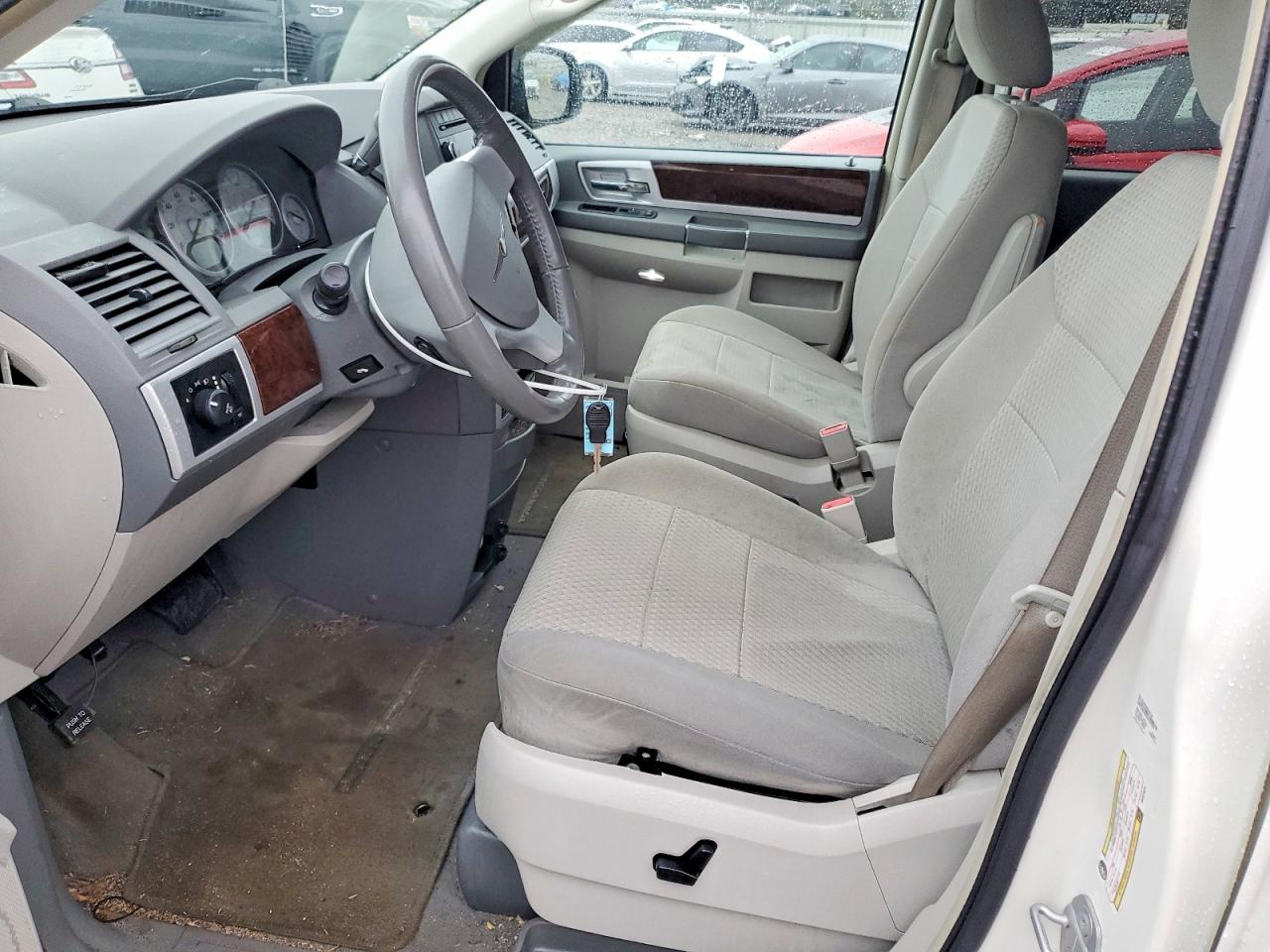 2010 Chrysler Minivan VIN 2A4RR5D12AR151971 photo 7