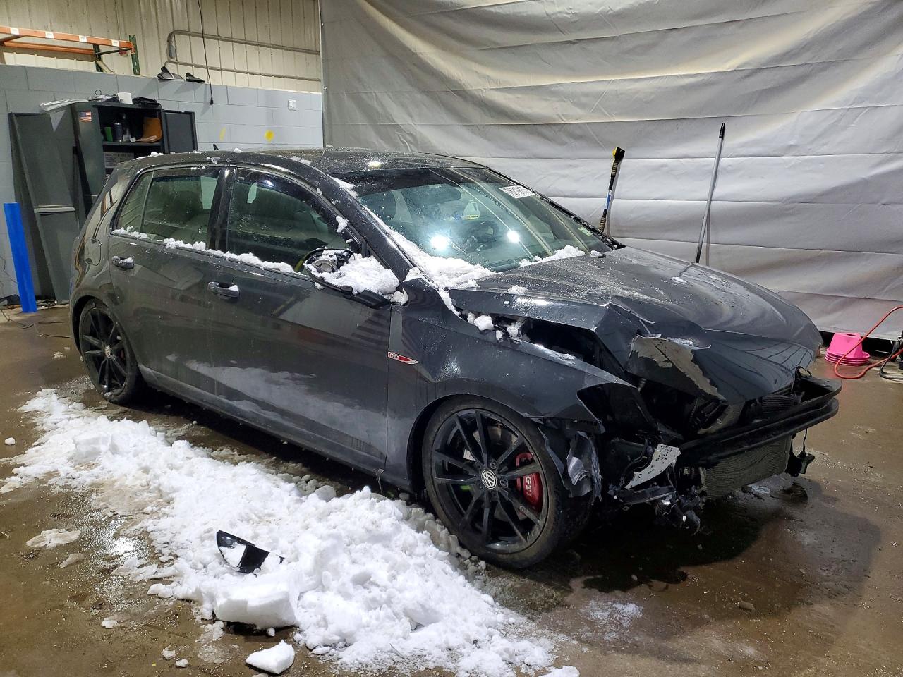 2019 Volkswagen Gti VIN 3VW5T7AUXKM006361 photo 4
