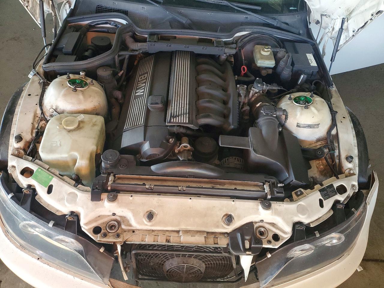 1998 BMW Z3 VIN 4USCJ3333WLG20573 photo 11
