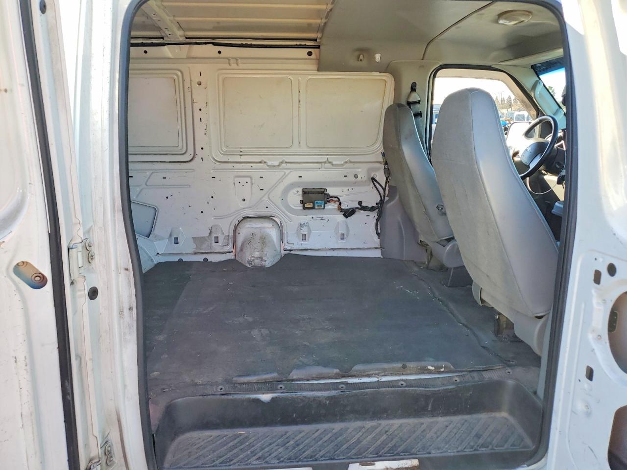 2003 Ford Econoline VIN 1FTRE14283HA02059 photo 11