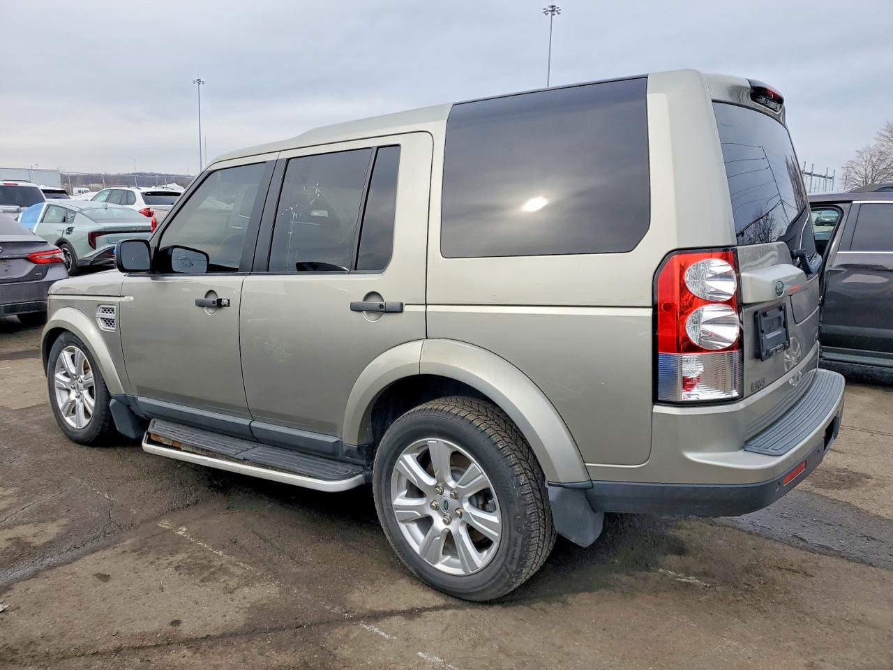 2013 Land Lr4 VIN SALAK2D45DA666447 photo 2