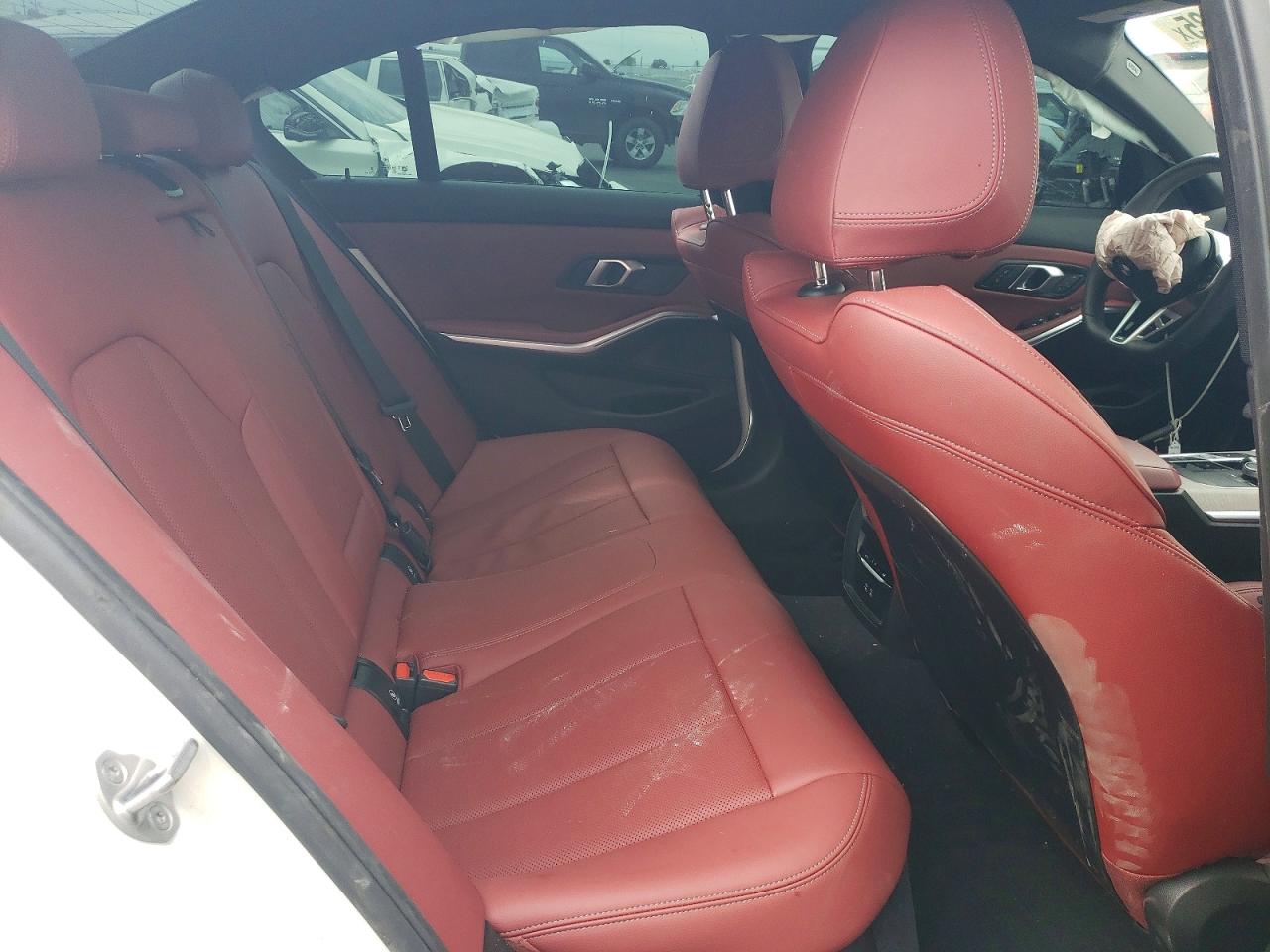 2025 BMW 3 series VIN 3MW69CW02S8F41775 photo 10