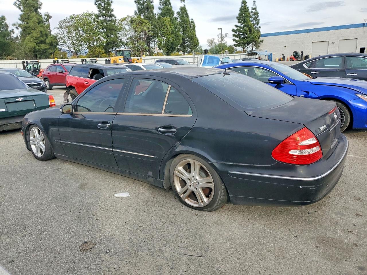 2005 Mercedes-Benz E-class VIN WDBUF70J75A706030 photo 2