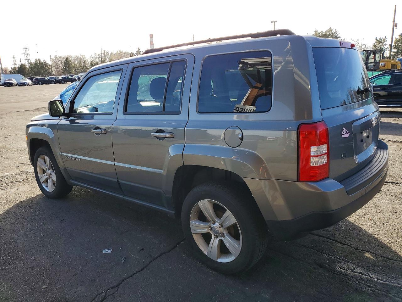 2012 Jeep Patriot VIN 1C4NJPFA2CD670660 photo 2