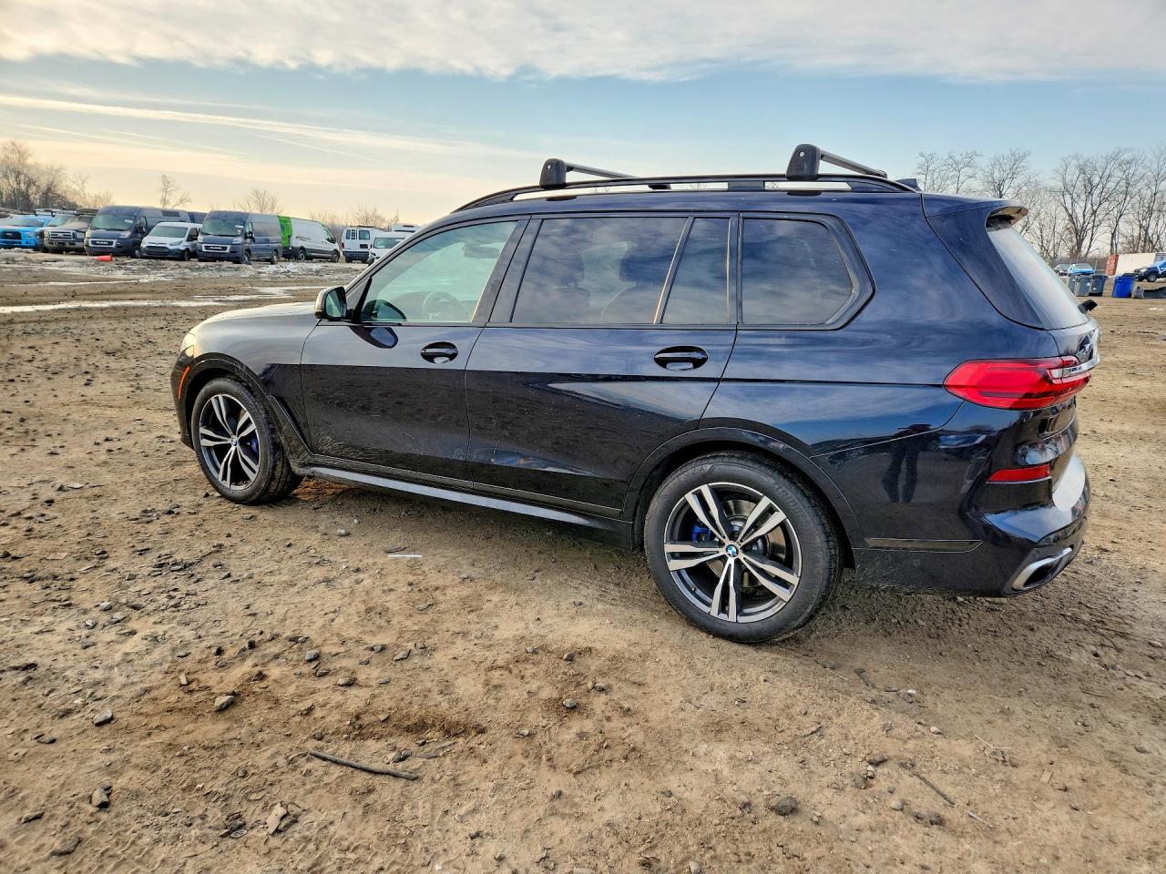 2019 BMW X7 VIN 5UXCX4C55KLS37056 photo 2