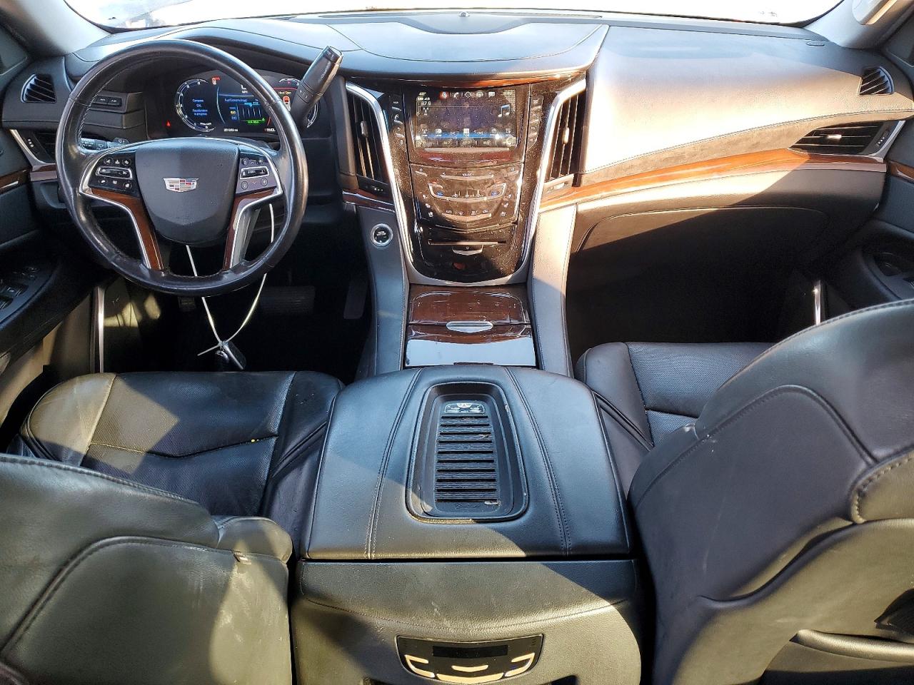 2019 Cadillac Escalade VIN 1GYS3HKJ3KR286200 photo 8