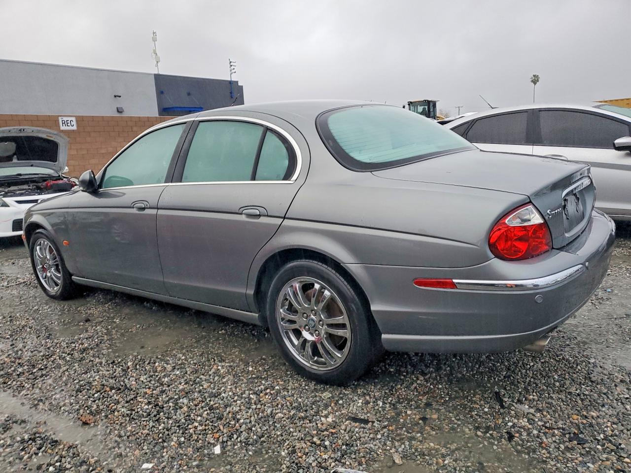 2003 Jaguar S type VIN SAJEA01UX3HM62030 photo 2