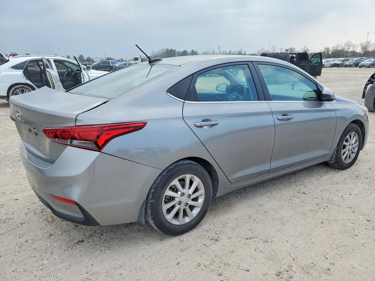 2022 Hyundai Accent VIN 3KPC24A67NE173854 photo 3