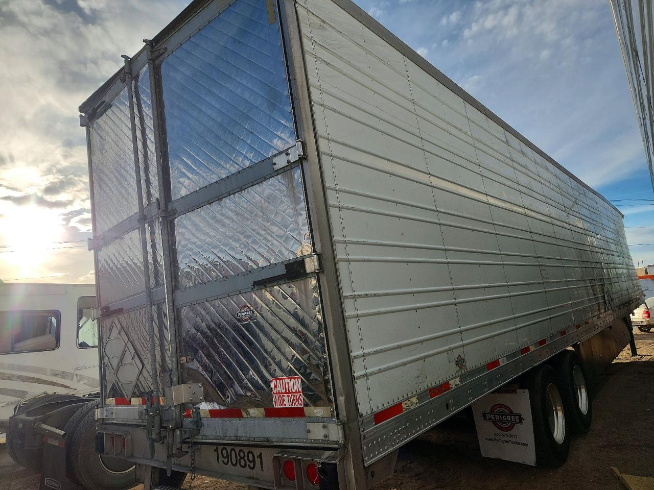 2019 TRAILER Cargo trai VIN 1UYVS2534K6607342 photo 4