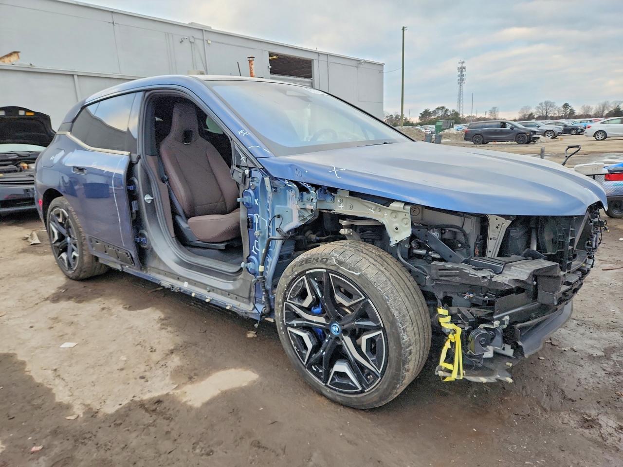 2023 BMW Ix xdrive5 VIN WB523CF09PCL20818 photo 4