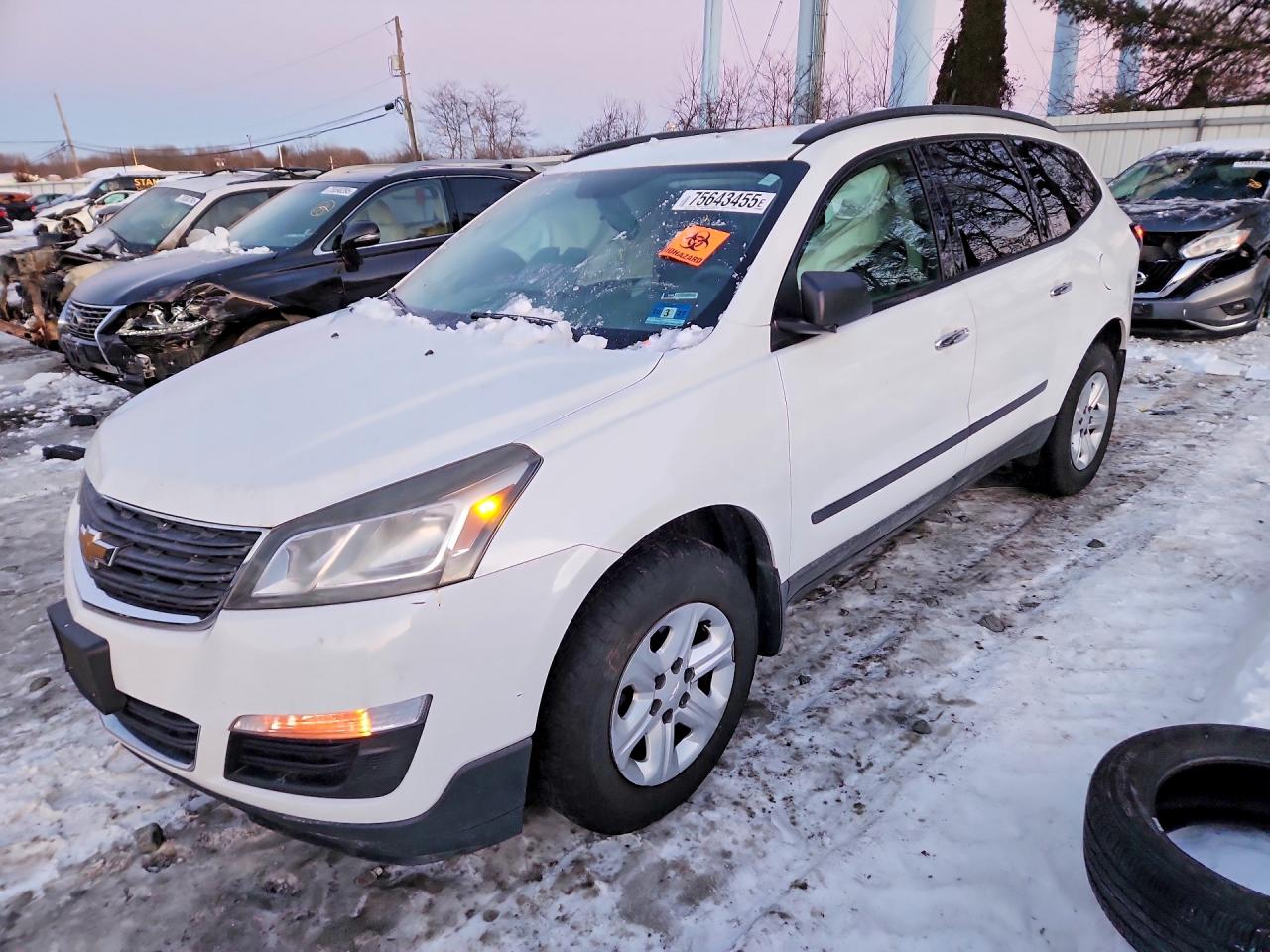2016 Chevrolet Traverse VIN 1GNKRFED4GJ137273 photo 1