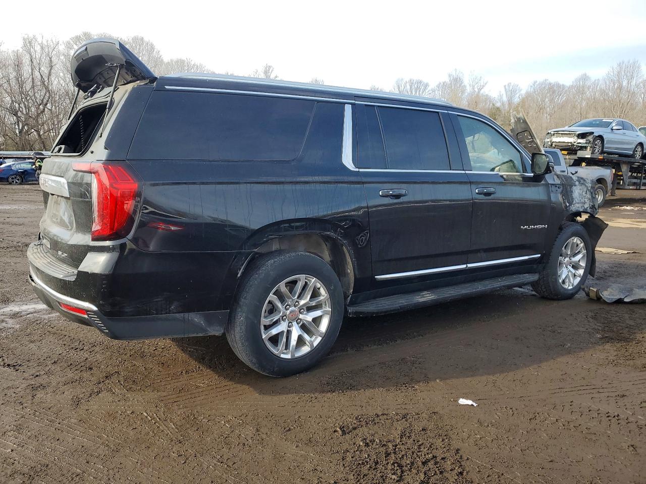 2022 GMC Yukon VIN 1GKS2GKDXNR310823 photo 3