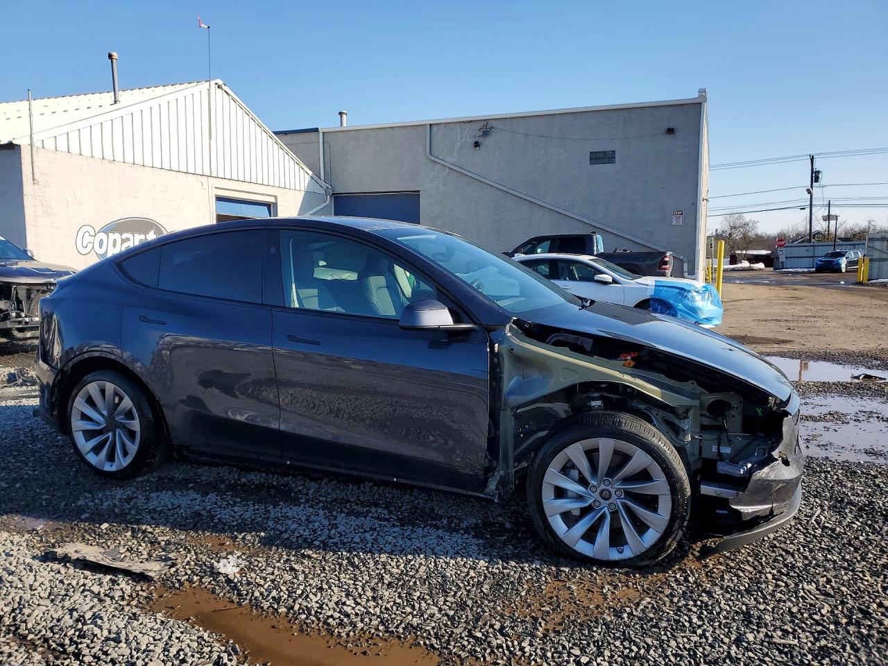 2026 Tesla Model y VIN 7SAYGDEE9TA410232 photo 4