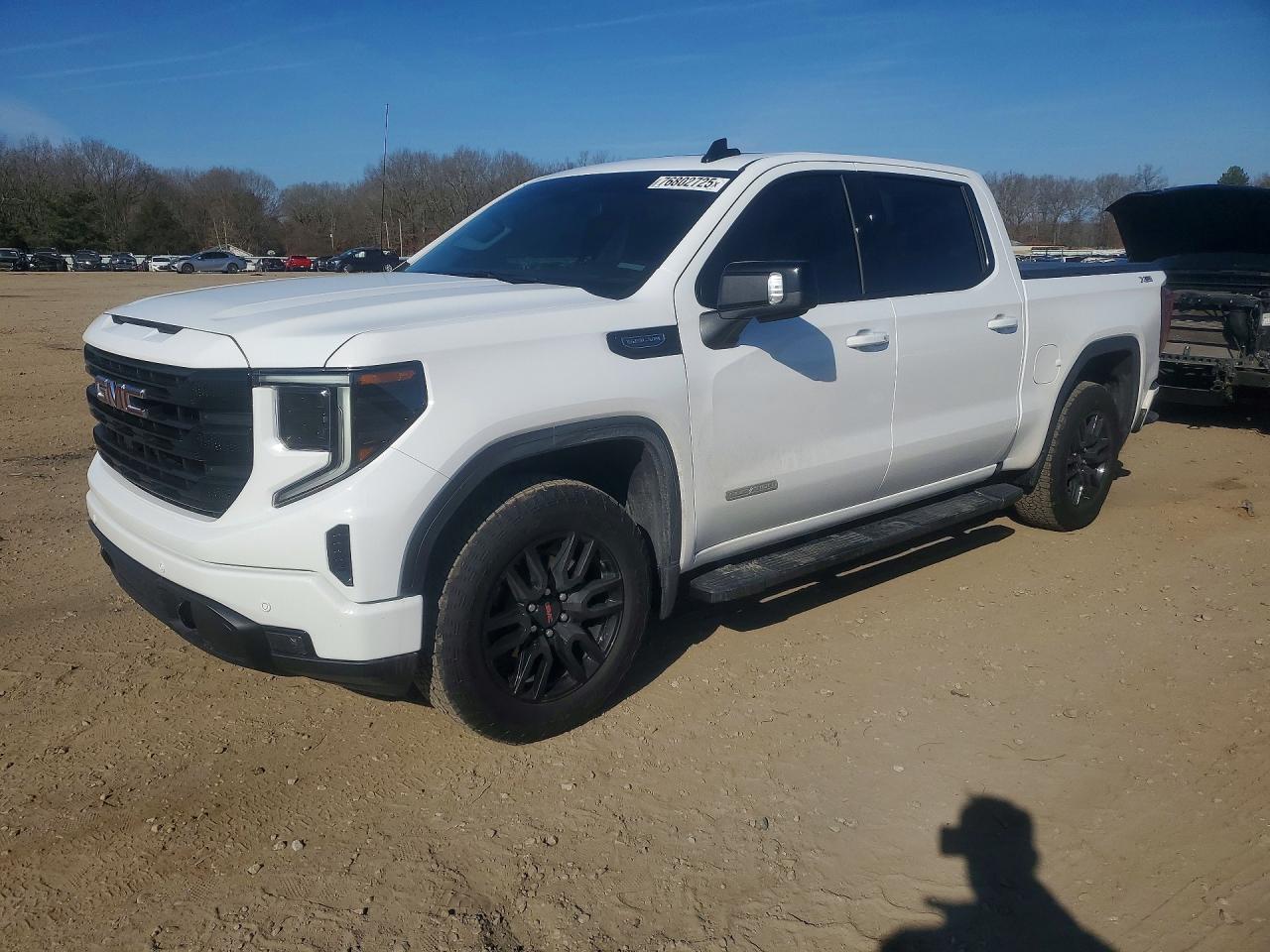 2026 GMC SIERRA VIN 1GTUUCED2TZ152641 photo 1