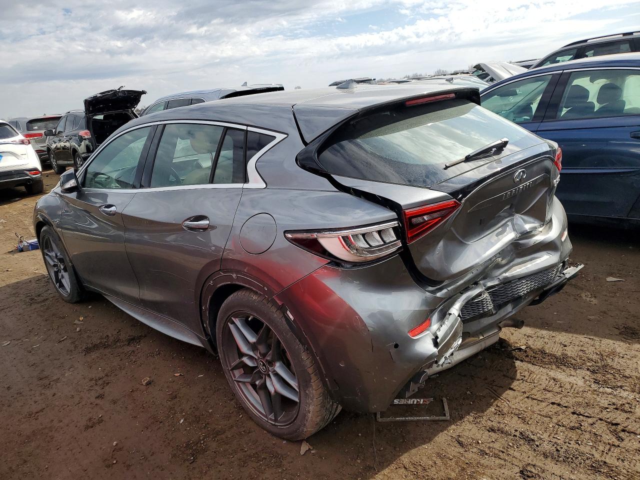 2018 INFINITI Qx30 VIN SJKCH5CP4JA046581 photo 2
