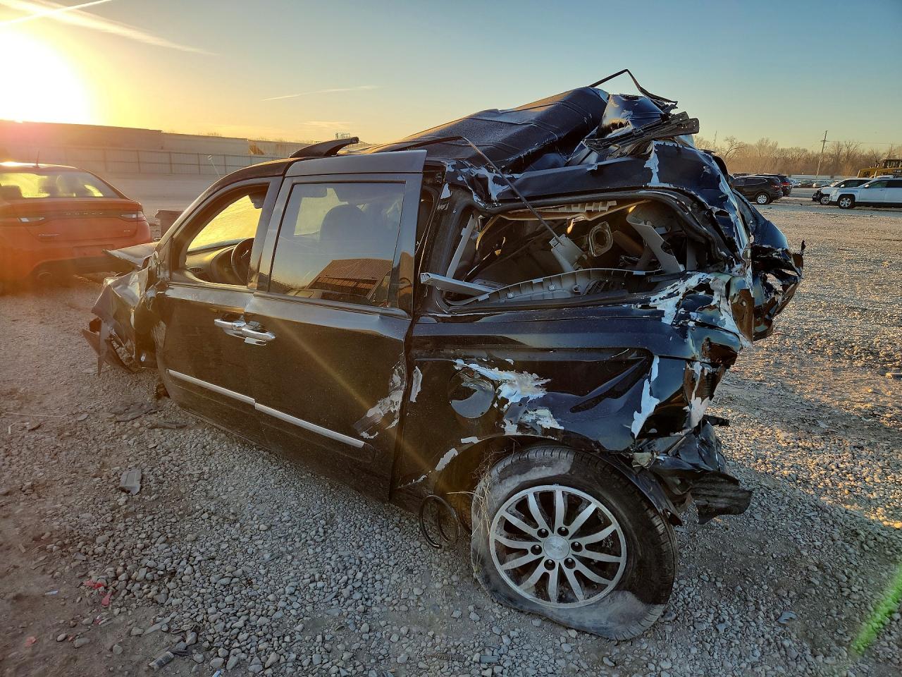 2012 Kia SEDONA VIN KNDMH4C73C6442282 photo 2