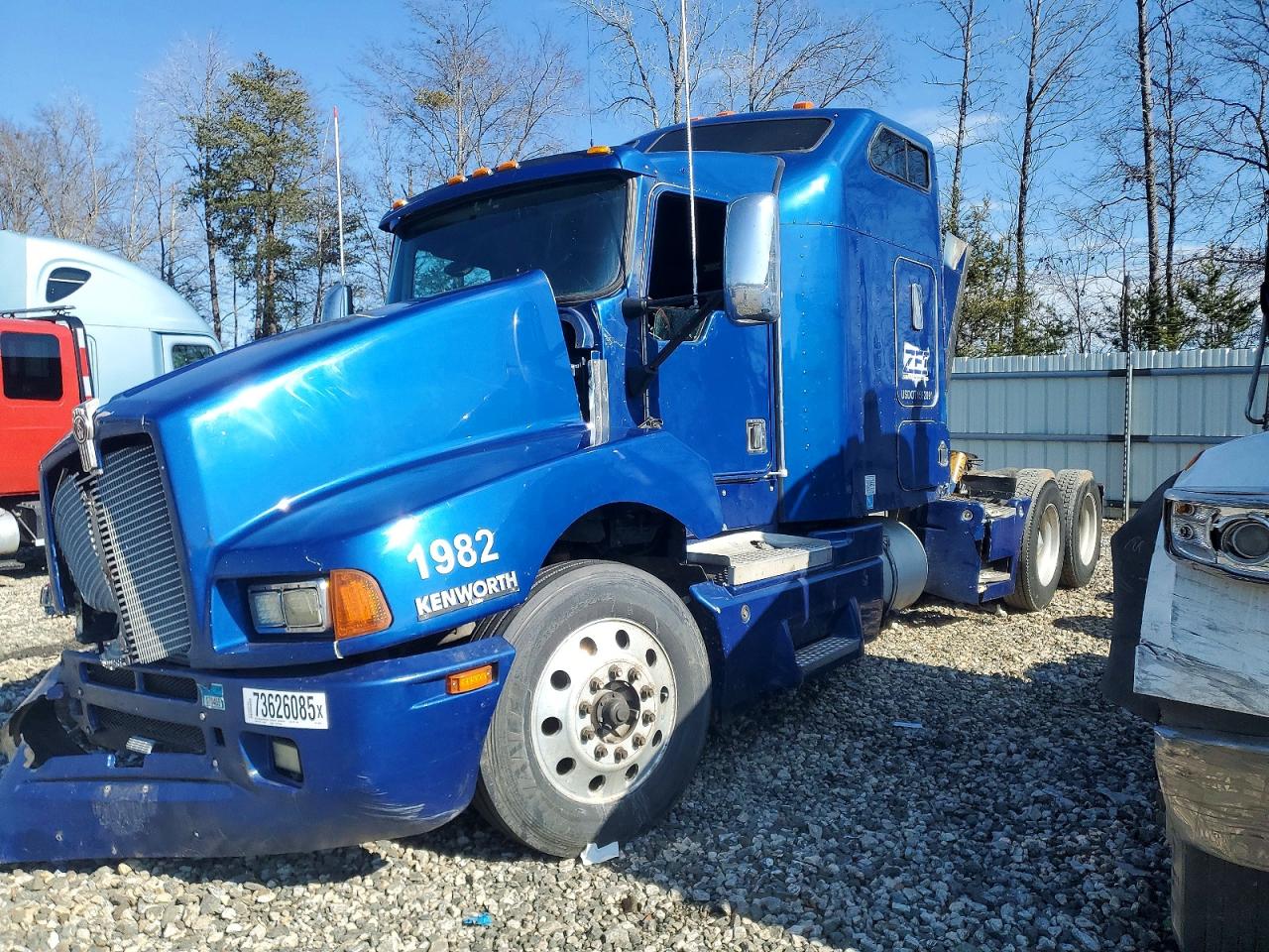 1995 KENWORTH All models VIN 1XKADB9XXSS680733 photo 2