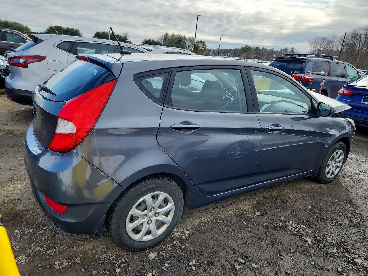 2012 Hyundai Accent VIN KMHCT5AE5CU032947 photo 3