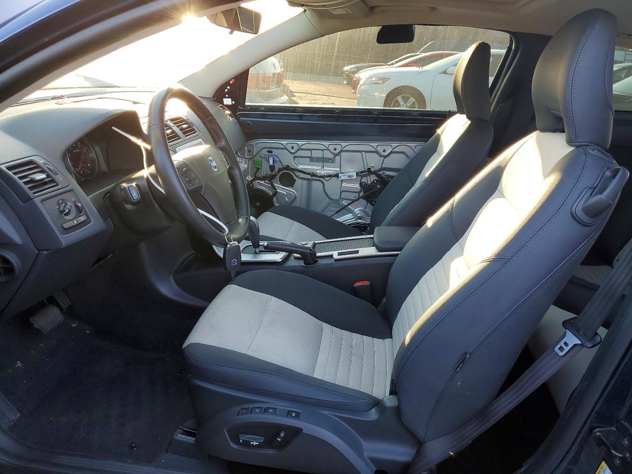 2012 Volvo C30 VIN YV1672MK8C2269072 photo 7