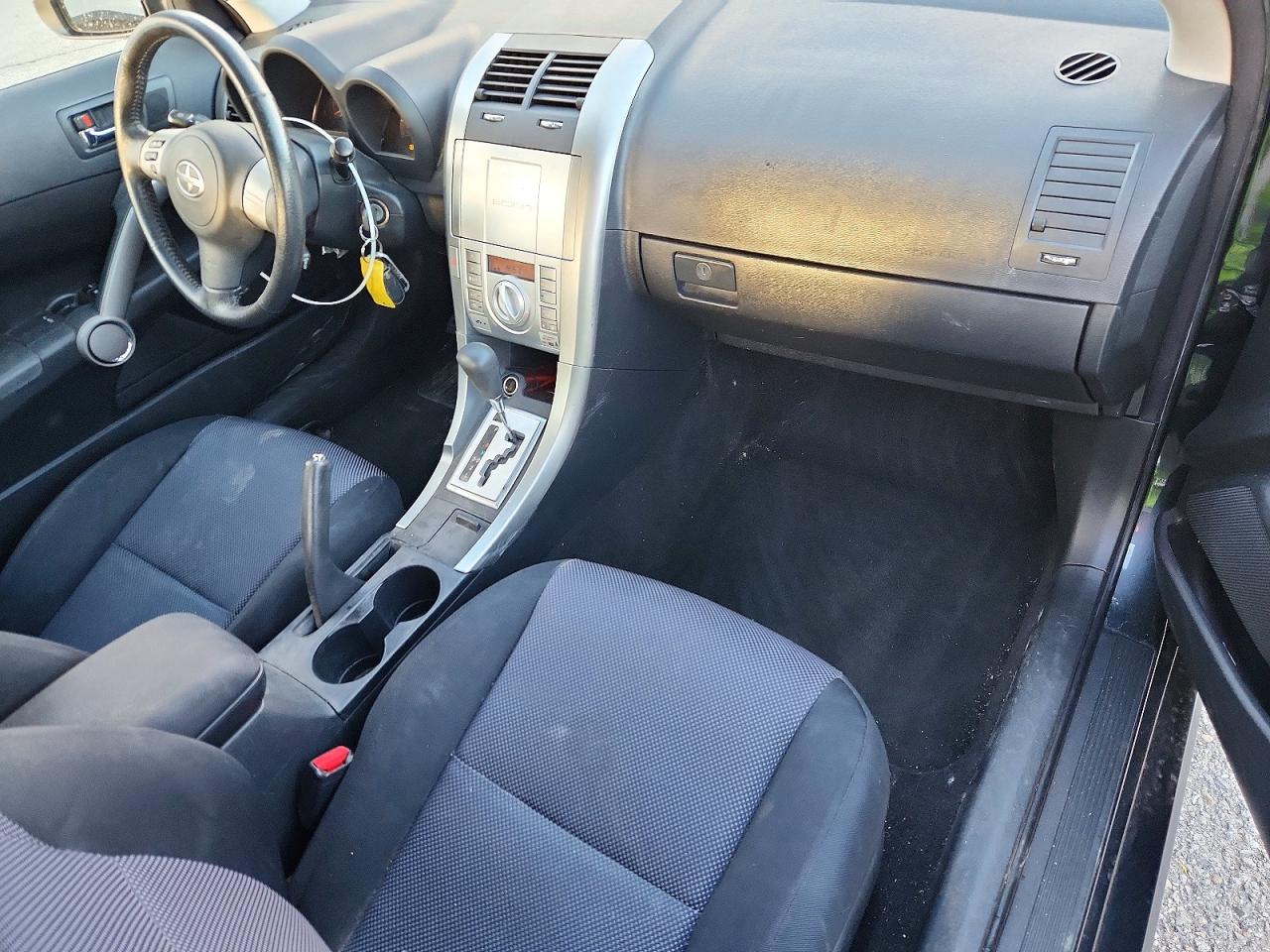 2008 Toyota Scion VIN JTKDE167180267410 photo 8