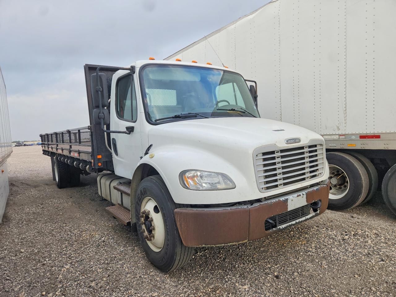 2015 FREIGHTLINER M2 unknow VIN 1FVACWDT9FHFZ8691 photo 4