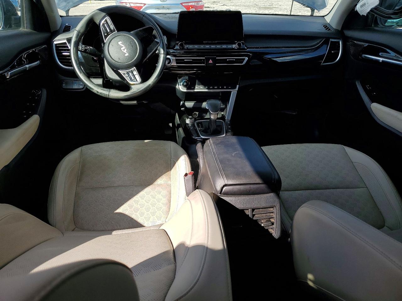 2023 Kia Seltos VIN KNDERCAA2P7414192 photo 8
