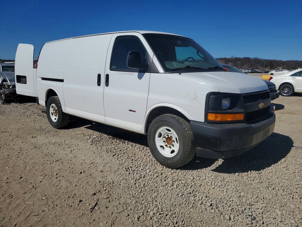 2017 CHEVROLET Express g2 VIN 1GCWGAF13H1325386 photo 4