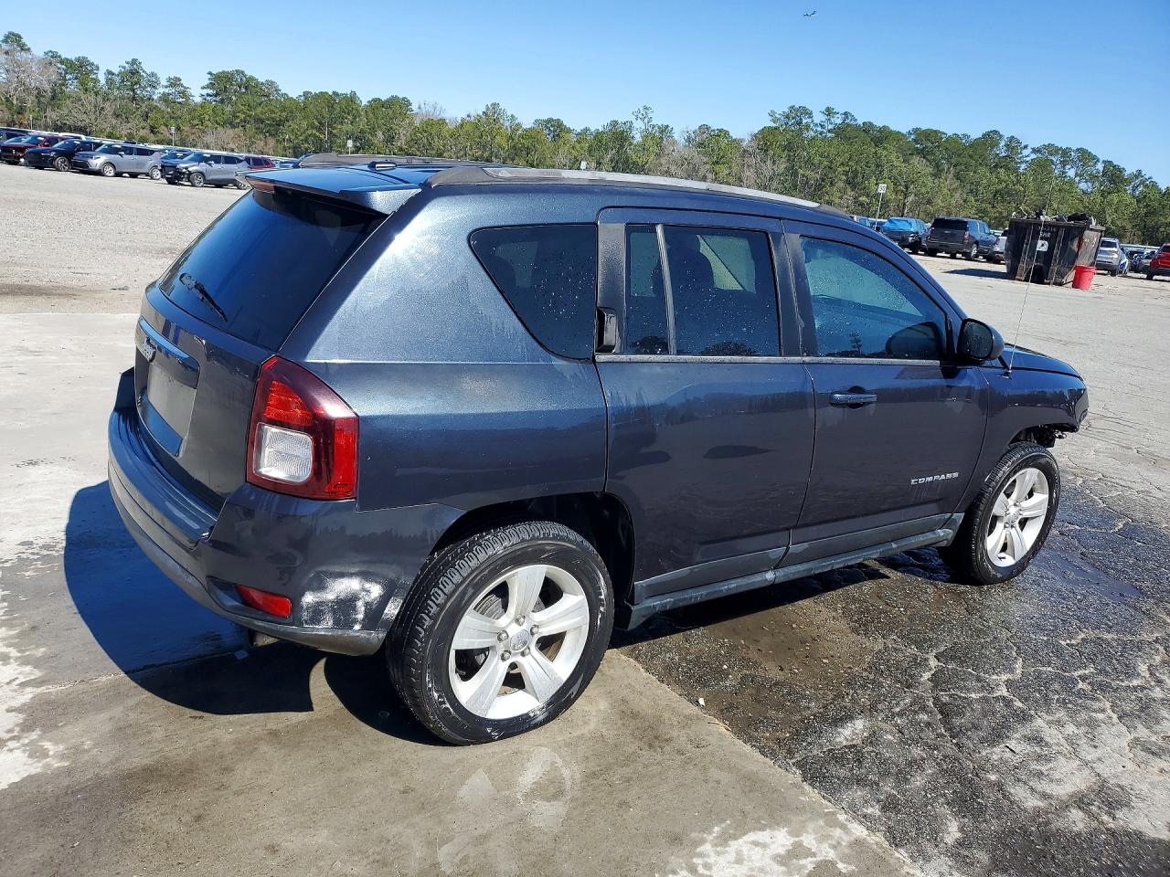 2016 Jeep Compass VIN 1C4NJCBA8GD560328 photo 3