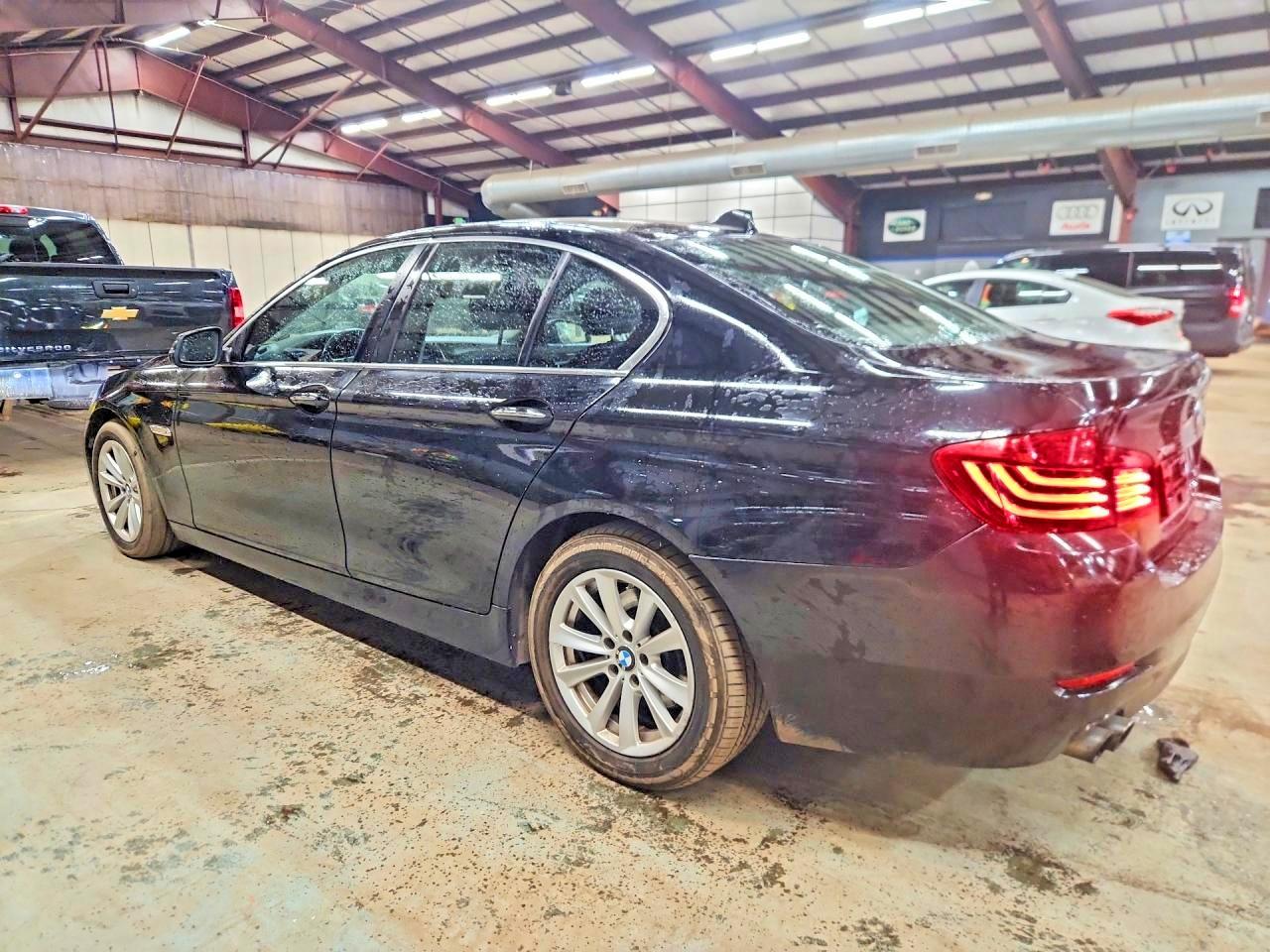 2015 BMW 5 series VIN WBA5A7C57FD628039 photo 2