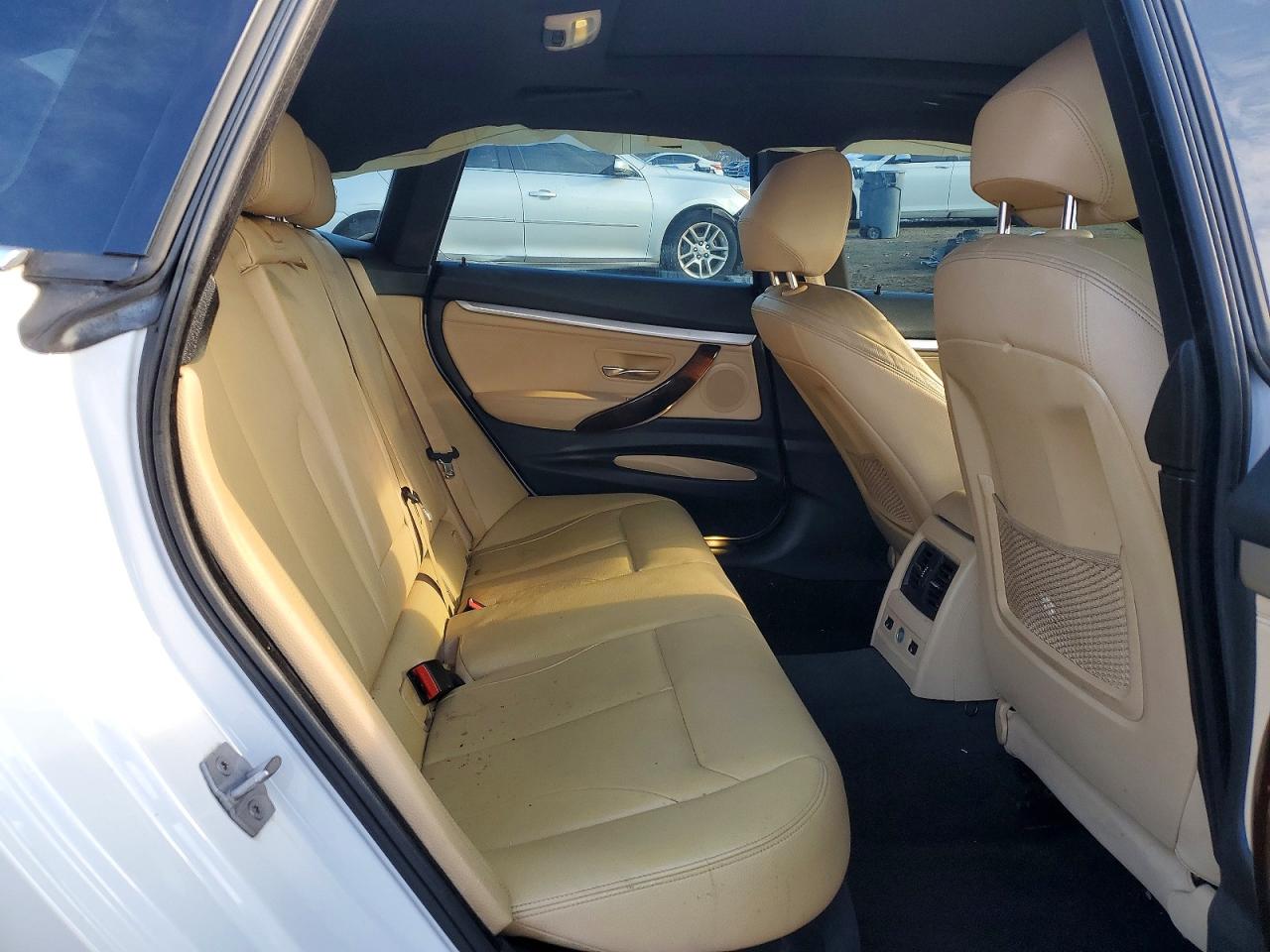 2017 3 series VIN WBA8Z9C53HG453212 photo 10