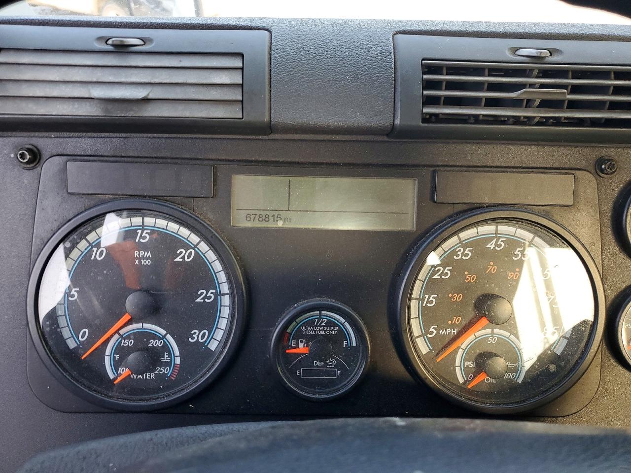 2017 FREIGHTLINER All other VIN 1FUJGEDR3HLHM7443 photo 8