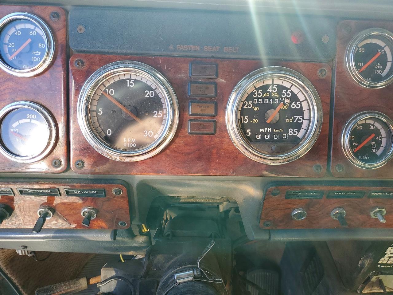 2001 FREIGHTLINER All other VIN 1FUJAPCG81LH24095 photo 8