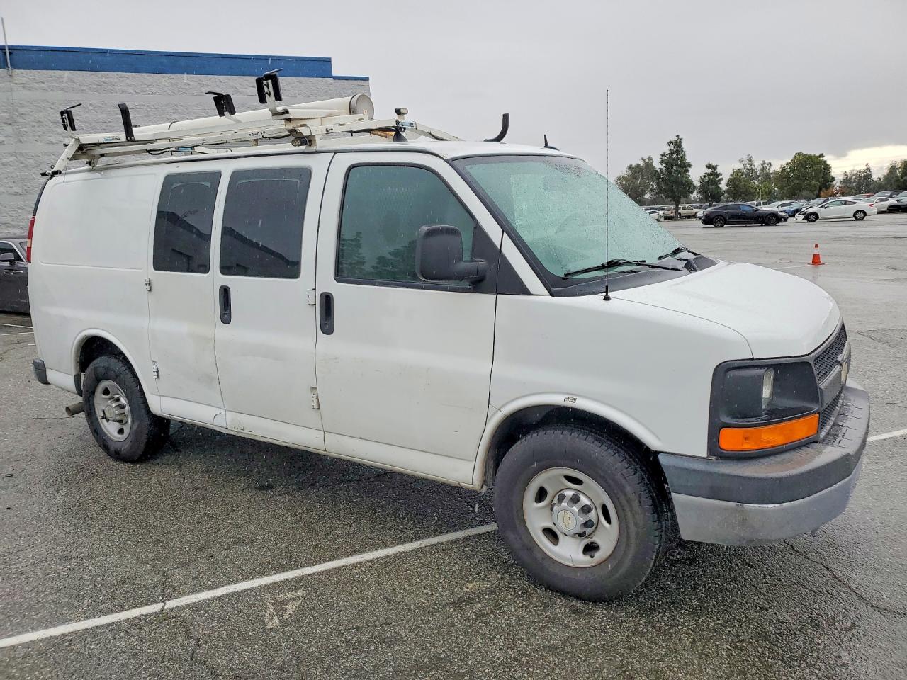 2014 CHEVROLET Express VIN 1GCWGFCB4E1133108 photo 4