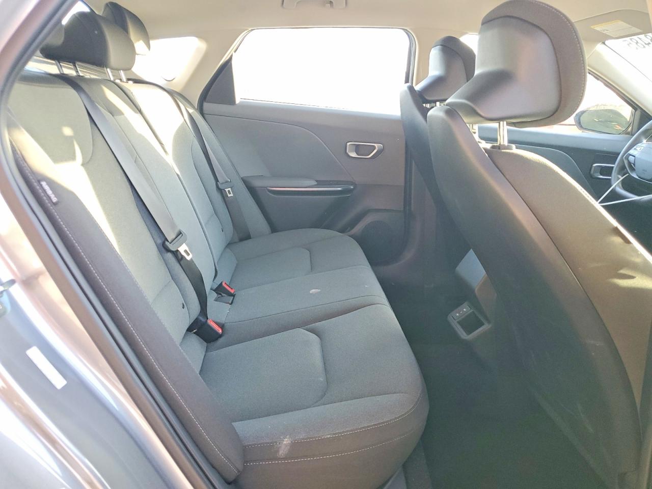2025 Kia K4 lx VIN 3KPFT4DE9SE238292 photo 10