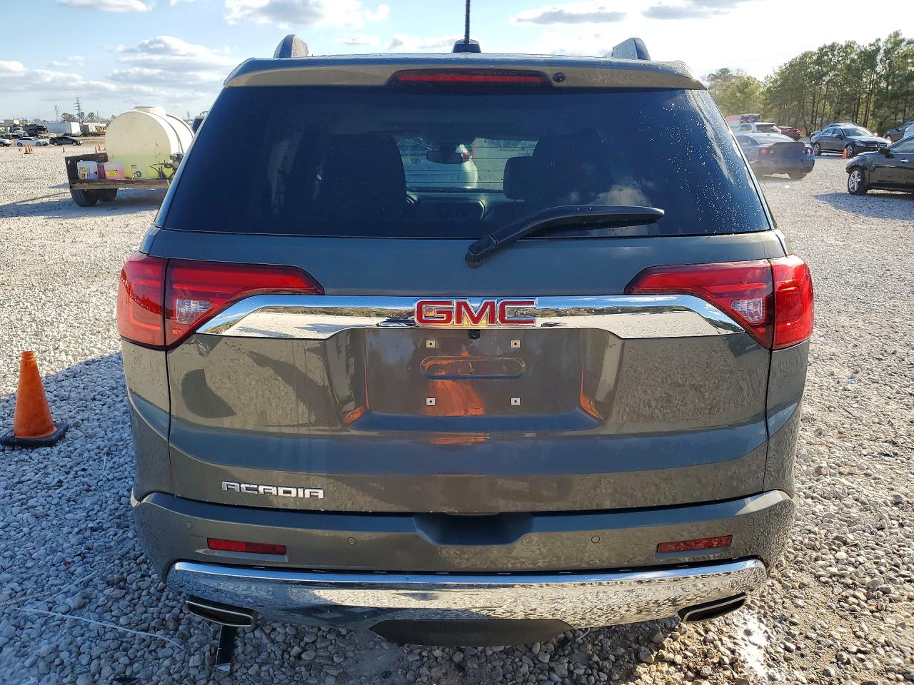 2017 GMC Acadia den VIN 1GKKNPLS3HZ251722 photo 6