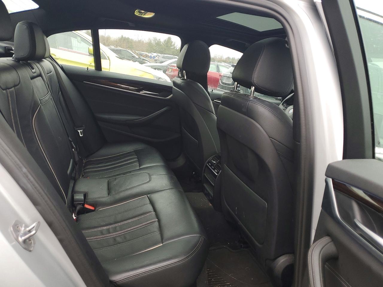 2019 BMW 5 series VIN WBAJB1C5XKB376270 photo 10